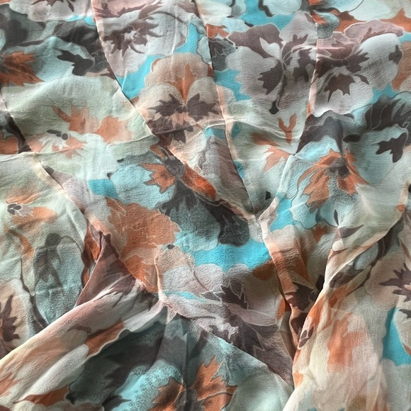 Silk Floral skirt by Manyus beautiful preloved condition - Picture 7 of 8